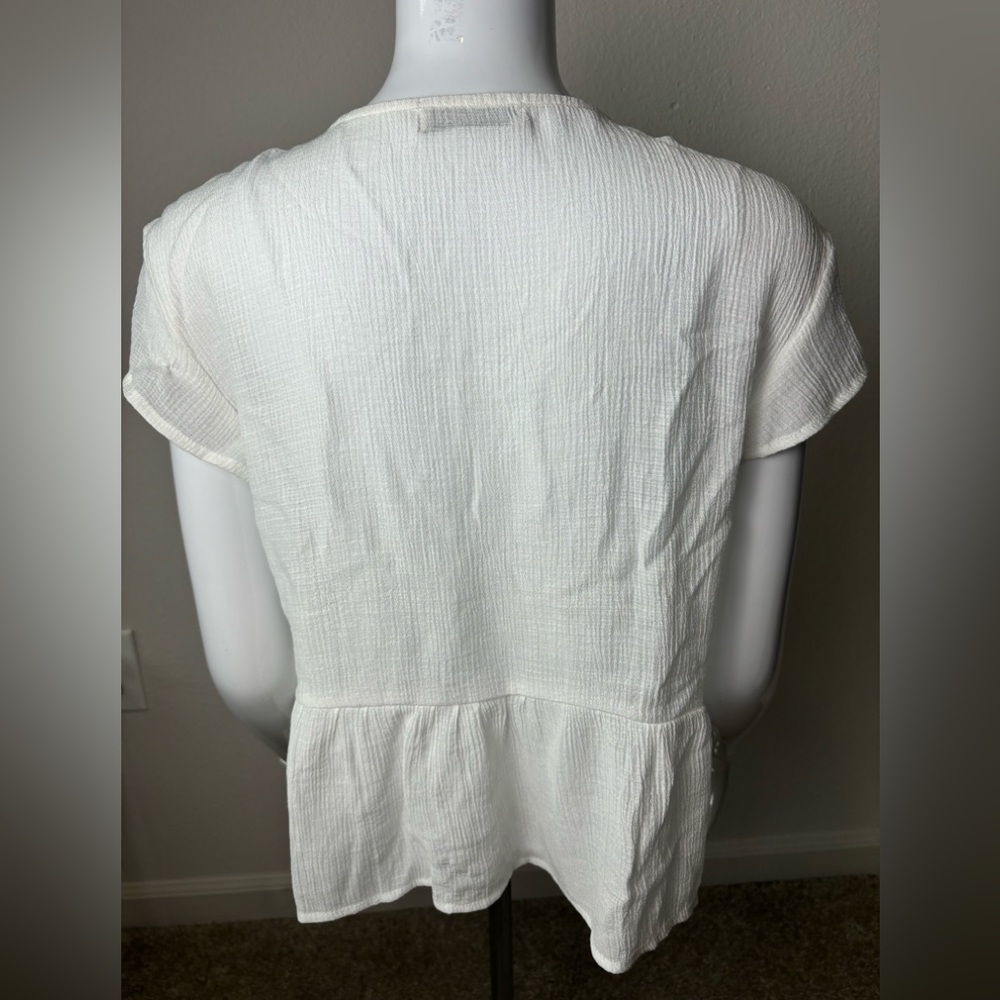Tie blouse.Top in Ivory color Size XS/ new without tag - Picture 7 of 10
